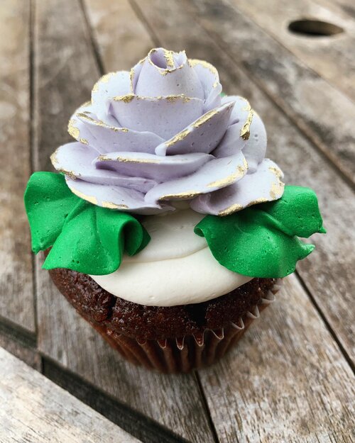 Flowery cupcakes #butterybakery